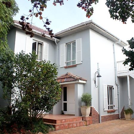 Oak Village B&B Стеленбош Екстериор снимка