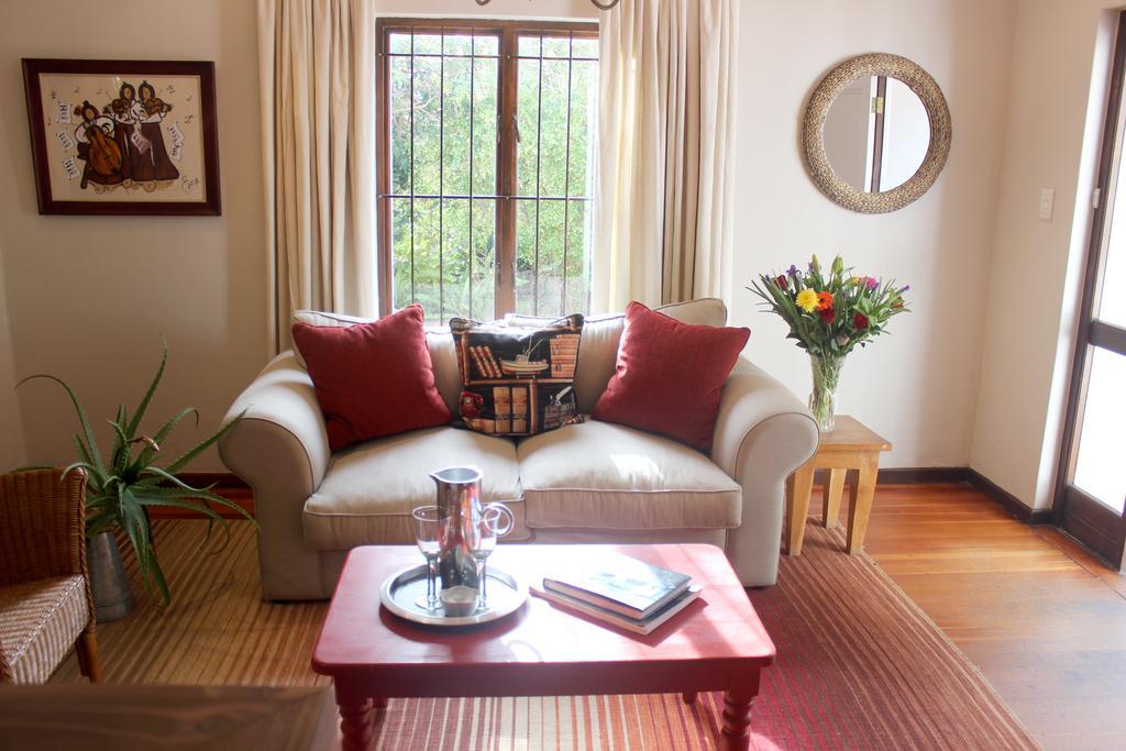 Oak Village B&B Стеленбош Екстериор снимка