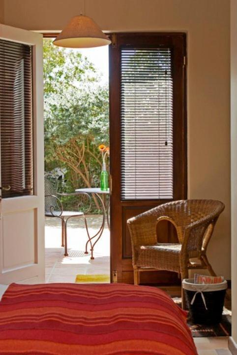 Oak Village B&B Стеленбош Стая снимка