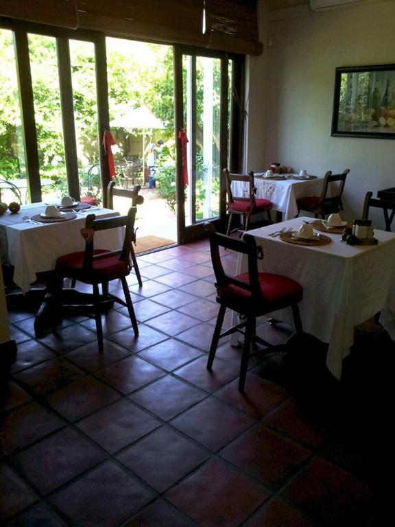 Oak Village B&B Стеленбош Екстериор снимка