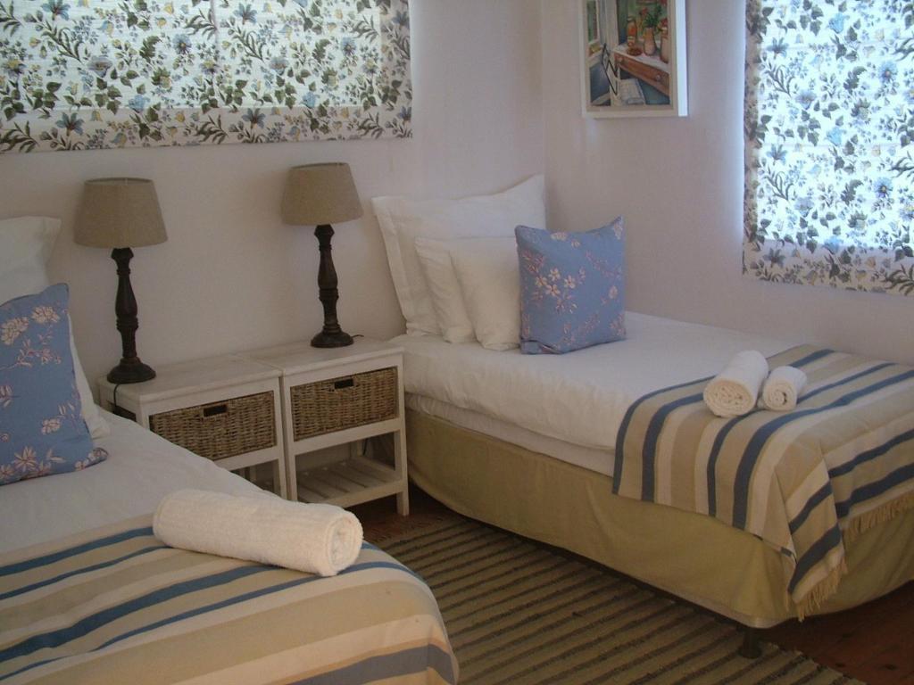 Oak Village B&B Стеленбош Стая снимка