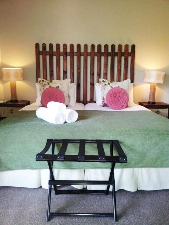 Oak Village B&B Стеленбош Стая снимка