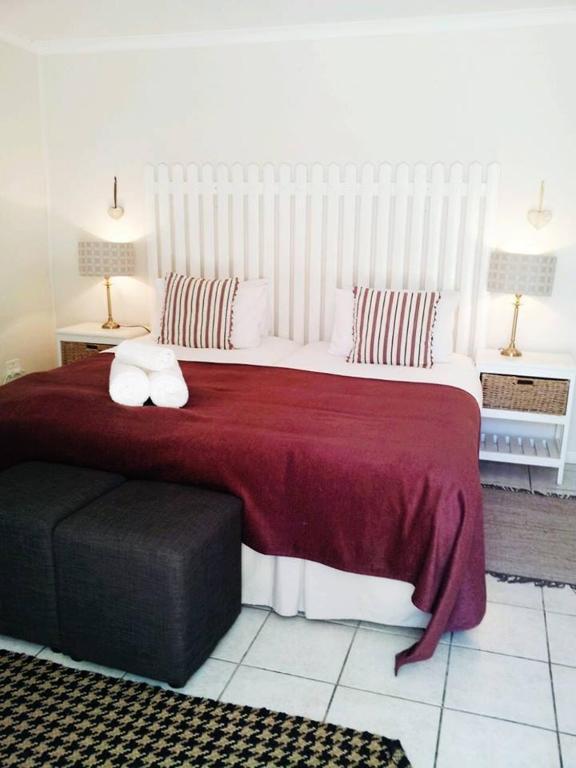 Oak Village B&B Стеленбош Стая снимка